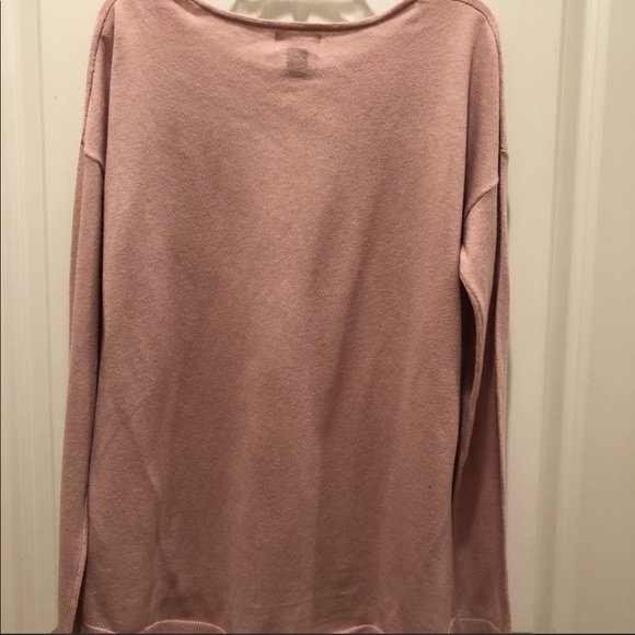 Old Navy lightweight pink sweater, perfect for spring and summer, like new - Picture 2 of 2